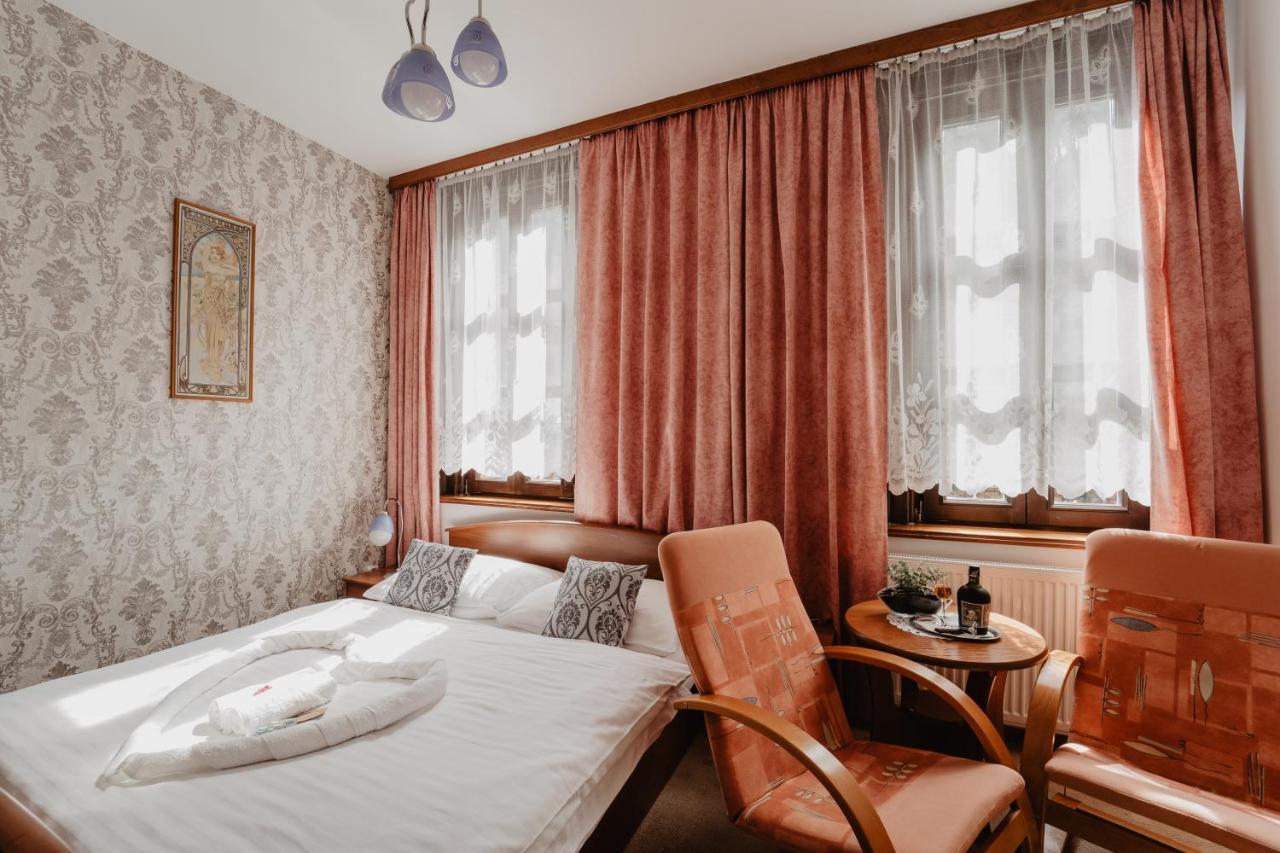Hotel U Lipy Hrensko Exterior photo