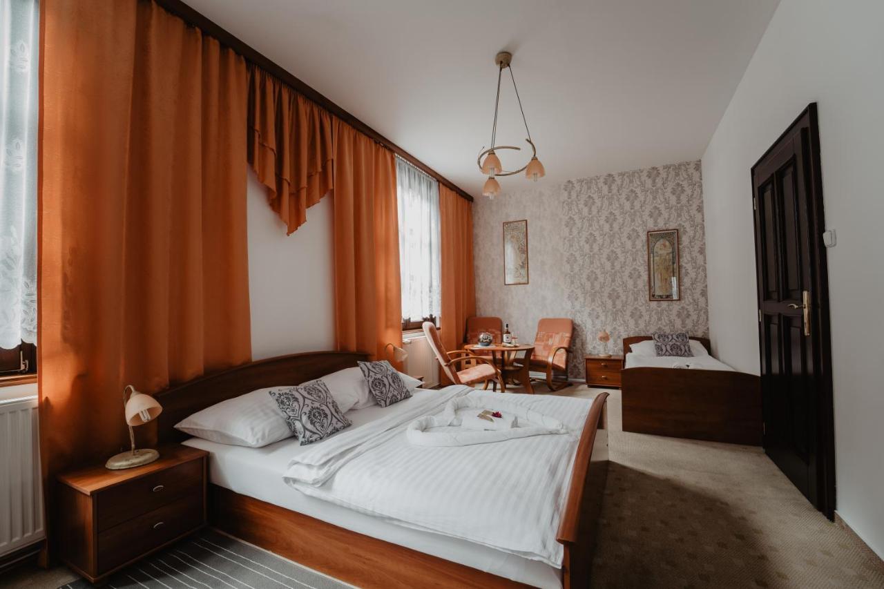 Hotel U Lipy Hrensko Exterior photo