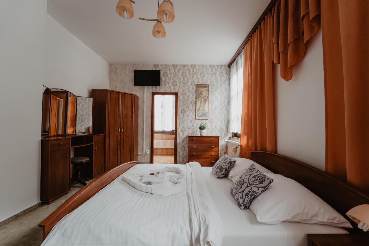 Hotel U Lipy Hrensko Exterior photo